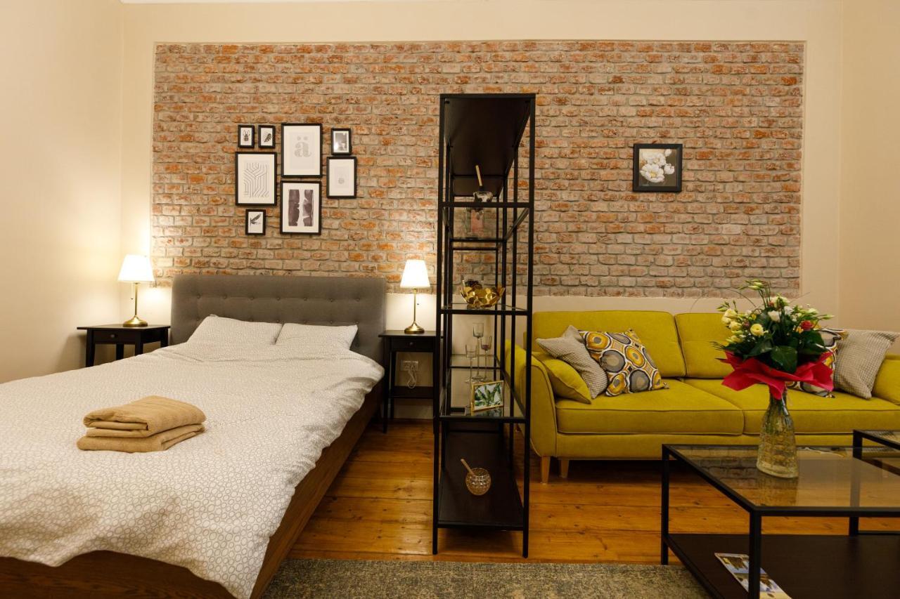 Stylish Flat In The Heart Of Historical Center Appartement Timişoara Buitenkant foto