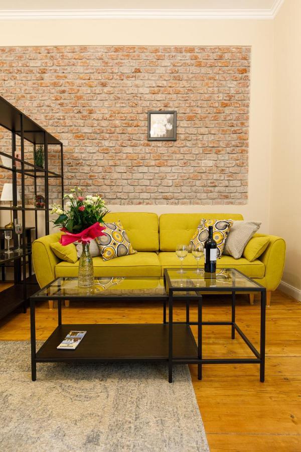 Stylish Flat In The Heart Of Historical Center Appartement Timişoara Buitenkant foto