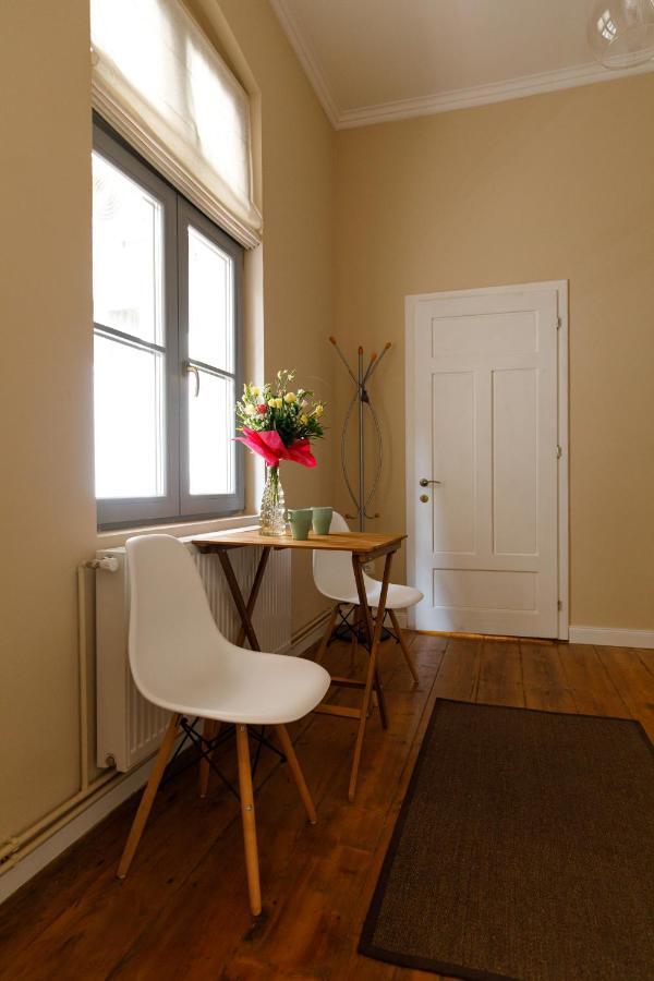 Stylish Flat In The Heart Of Historical Center Appartement Timişoara Buitenkant foto
