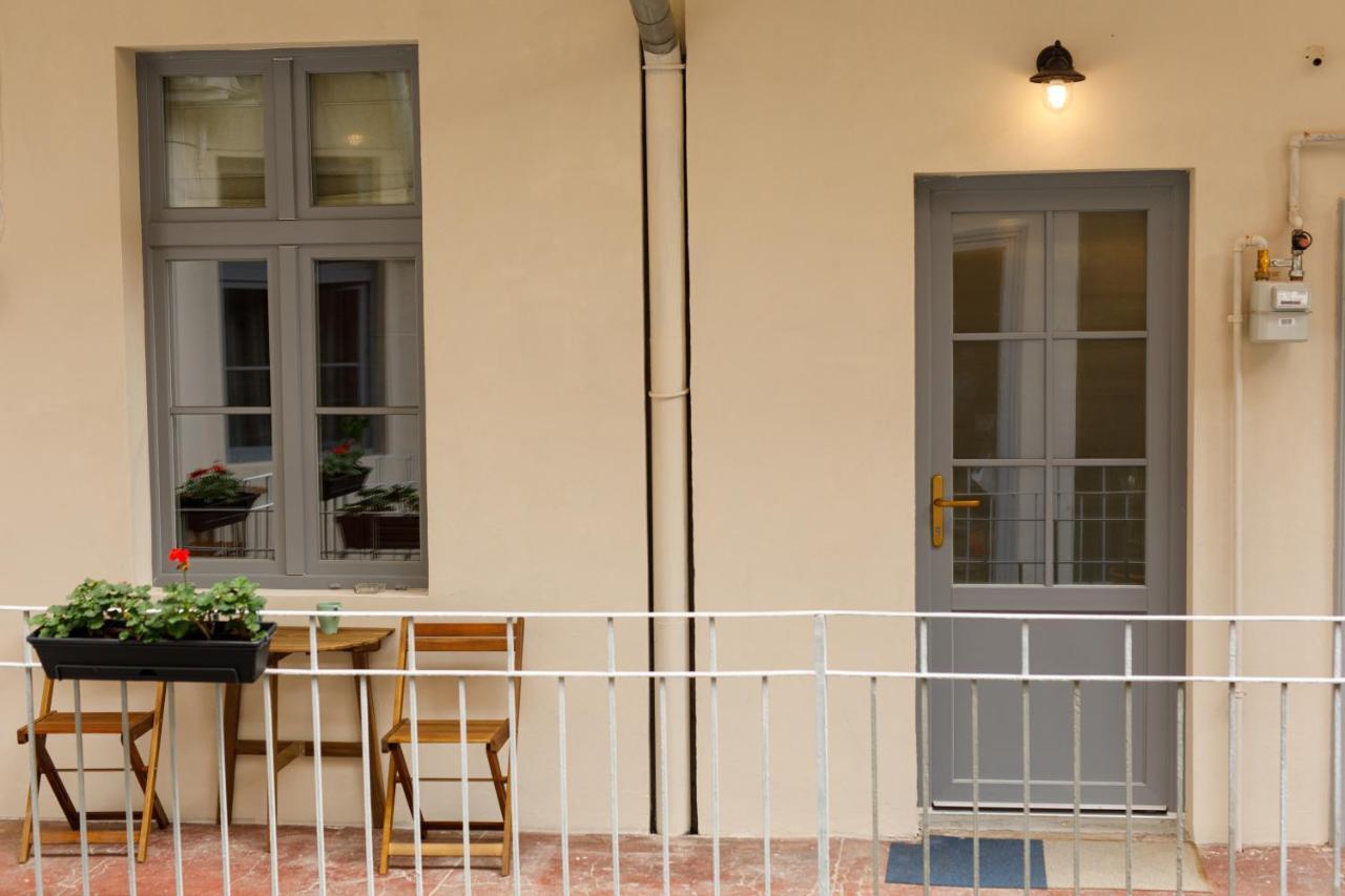 Stylish Flat In The Heart Of Historical Center Appartement Timişoara Buitenkant foto