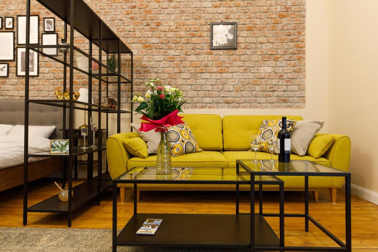 Stylish Flat In The Heart Of Historical Center Appartement Timişoara Buitenkant foto